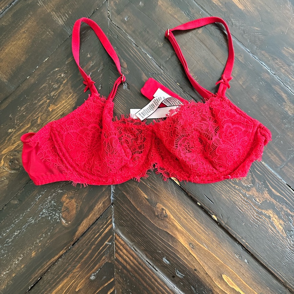 Victoria's Secret Scarlet Lace Bra